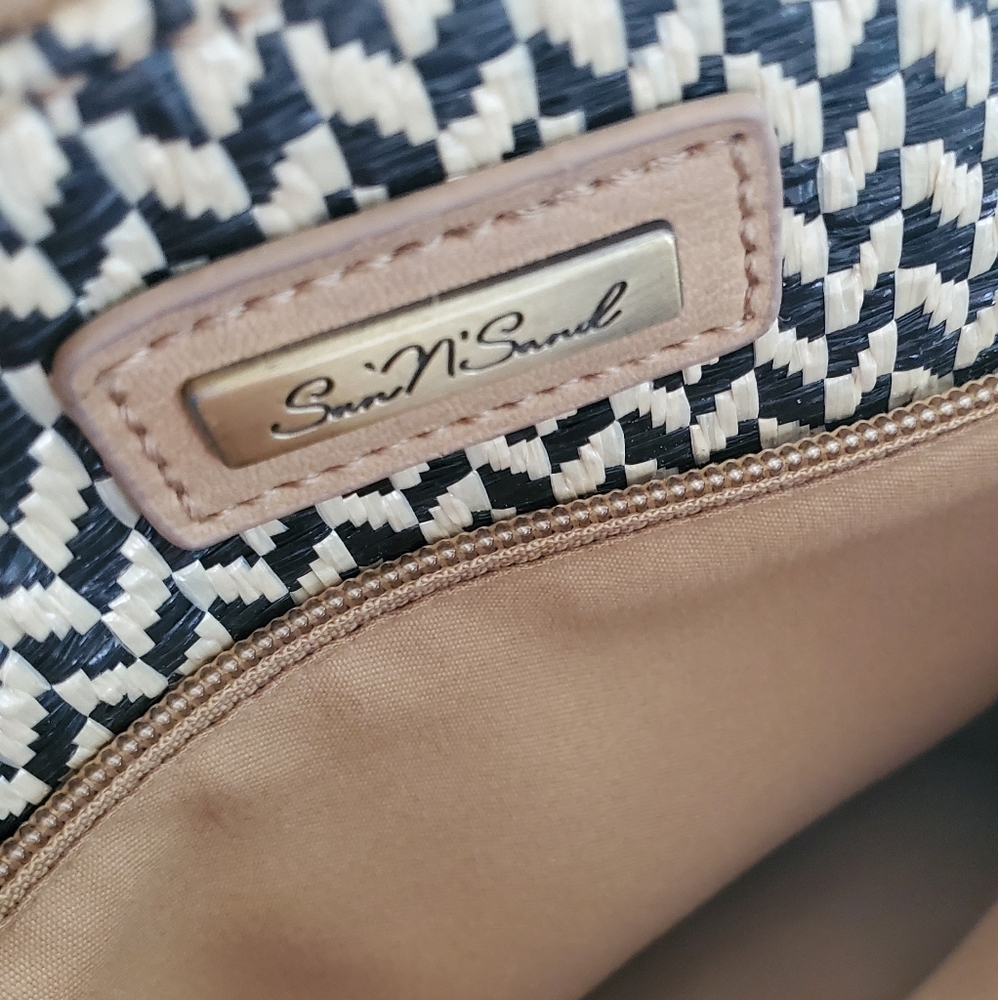 SUN 'N' SAND Black Natural Straw Crossbody - Picture 4 of 10